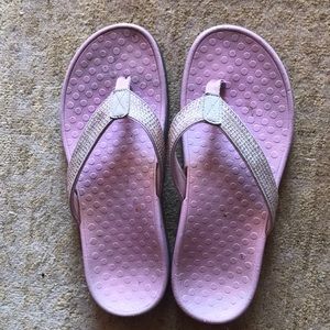 Vionic Tide Flip flips Size 9 10 Pink EUC